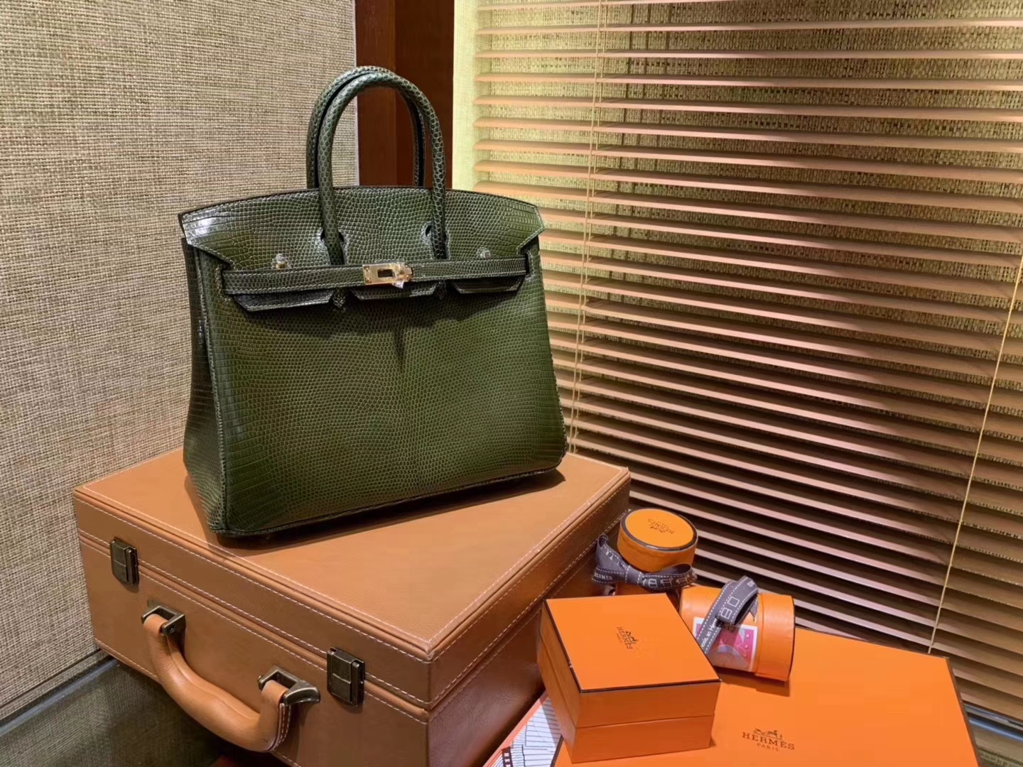Hermès（爱马仕）Birkin铂金包 橄榄绿 南非鱼野生蜥蜴皮 原版蜜蜡线 金扣 25cm