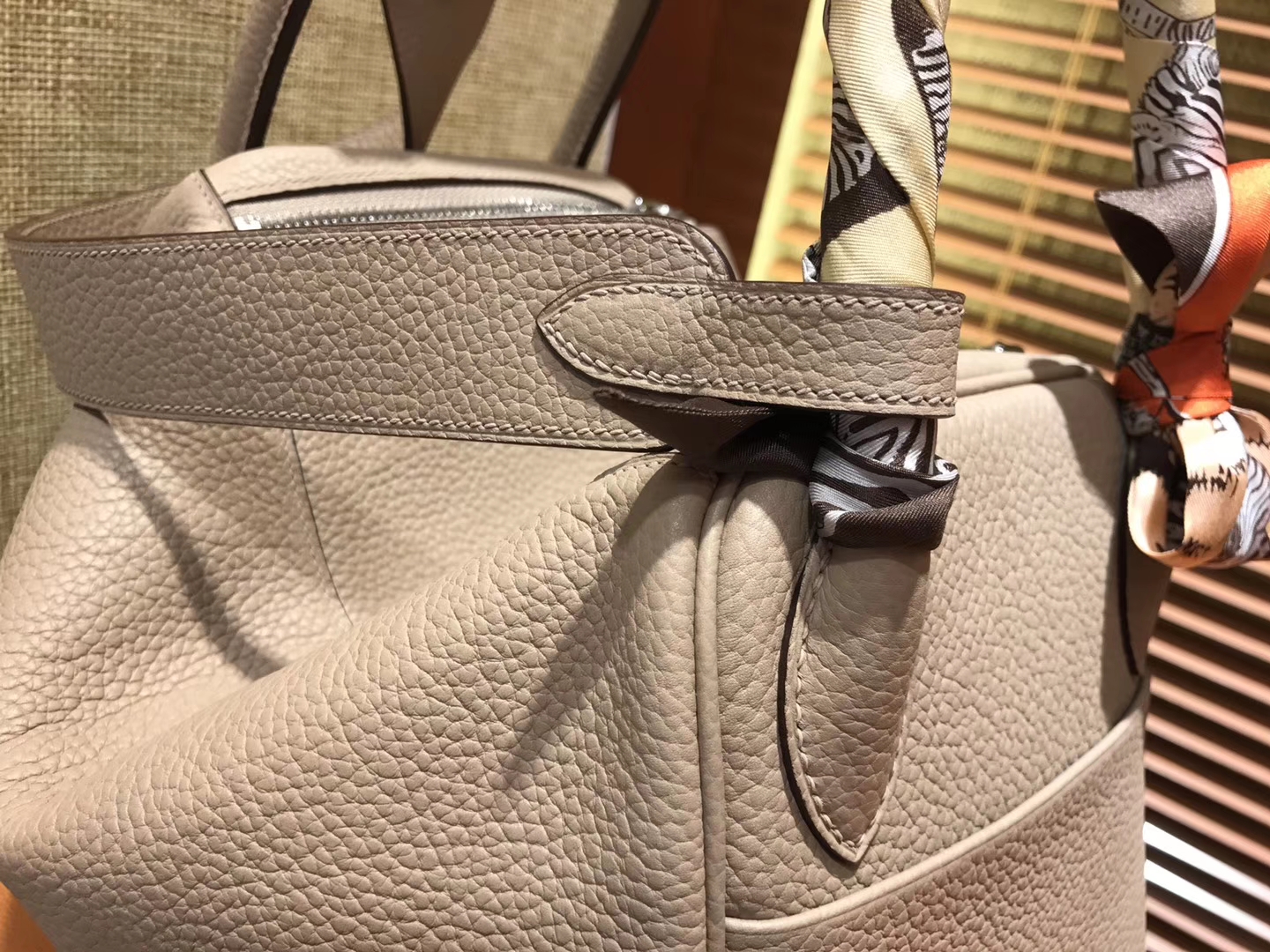 Hermès（爱马仕）Lindy琳迪包 风衣灰 德国进口togo牛皮 全手工缝制 银扣 30cm
