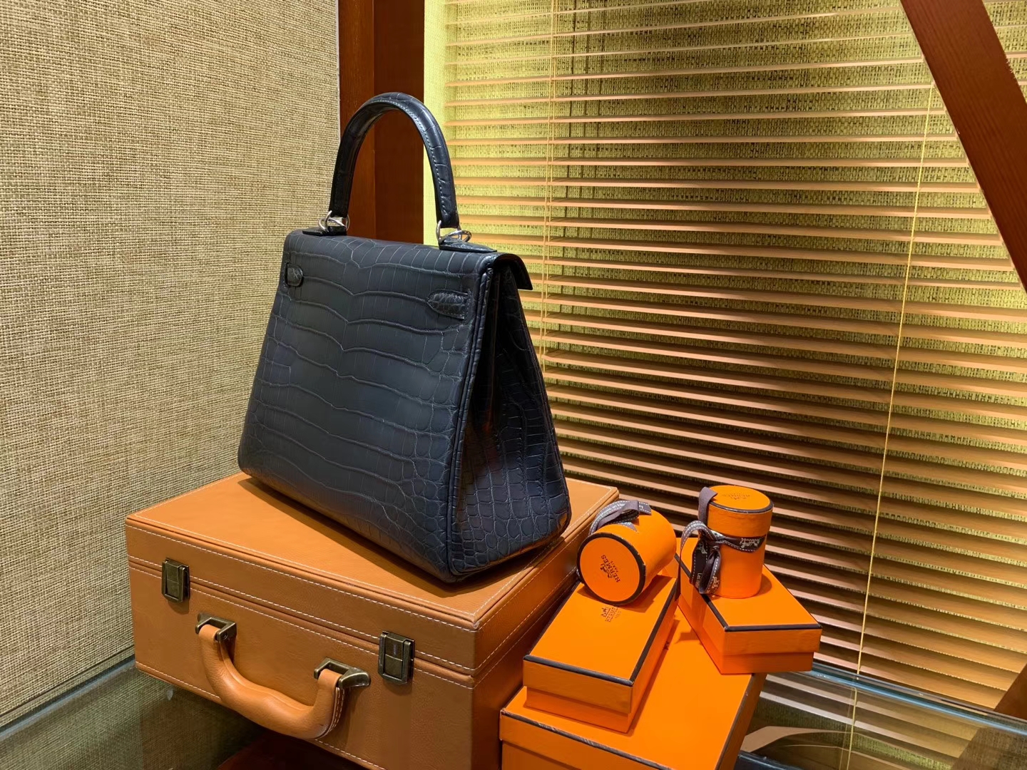Hermès（爱马仕）Kelly 28cm 锡器灰 尼罗鳄鱼皮 顶级蜡线全手工