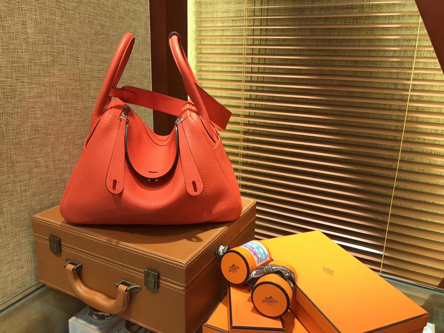 Hermès（爱马仕）Lindy琳迪包 火焰橙 德国进口togo牛皮 全手工缝制 银扣 30cm