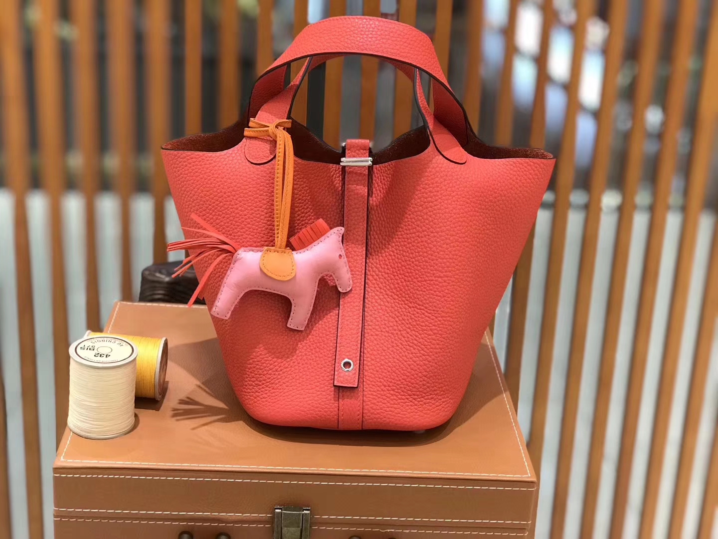 Hermès（爱马仕）新增现货 Picotin 菜篮子 橘红色 全手工蜡线缝制 银扣 18cm