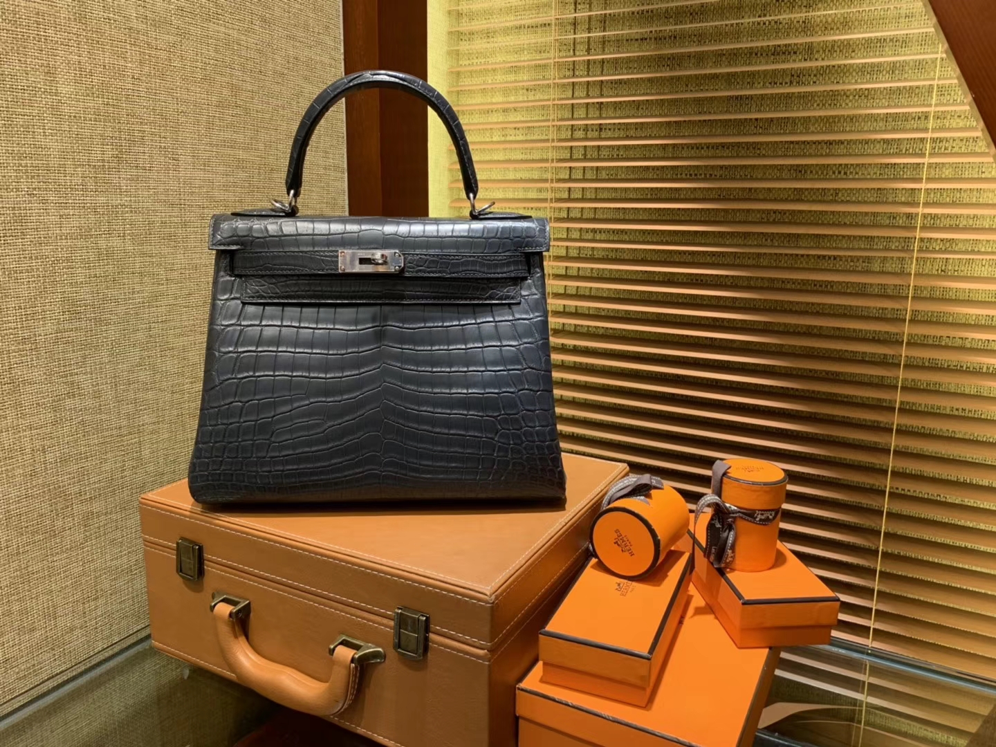 Hermès（爱马仕）Kelly 28cm 锡器灰 尼罗鳄鱼皮 顶级蜡线全手工