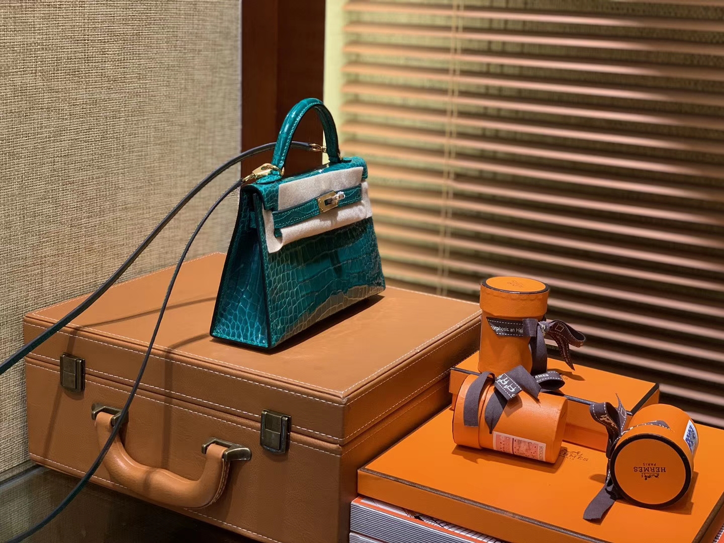 Hermès（爱马仕）Mini Kelly 祖母绿 一级美洲鳄鱼皮 全手工缝制 臻品级别 金扣 19cm 2代