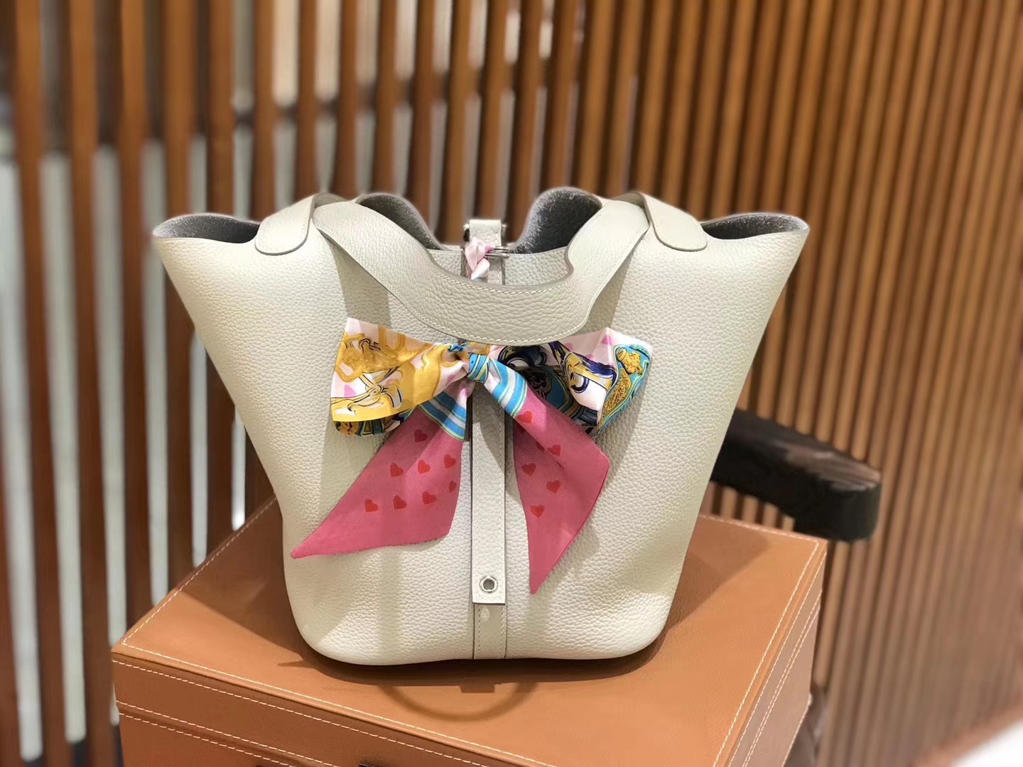 Hermès（爱马仕）新增现货 Picotin 菜篮子 奶昔白 全手工蜡线缝制 银扣 22cm