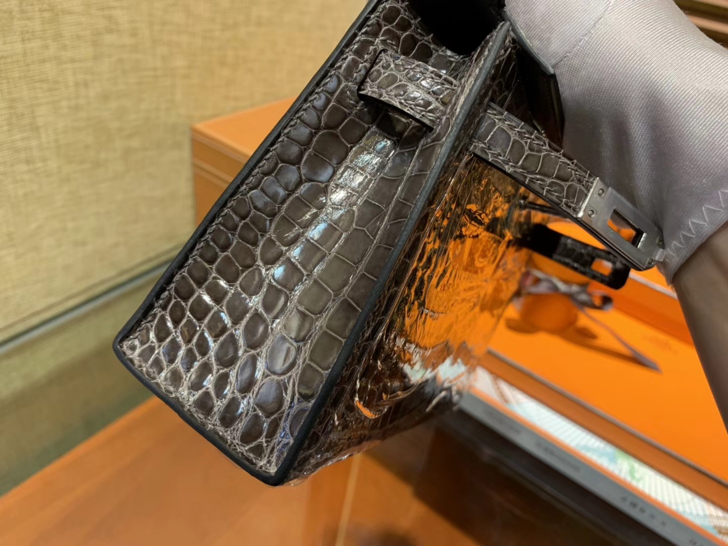 Hermès（爱马仕）Mini Kelly 锡器灰 一级美洲鳄鱼皮 全手工缝制 臻品级别 银扣 19cm 2代