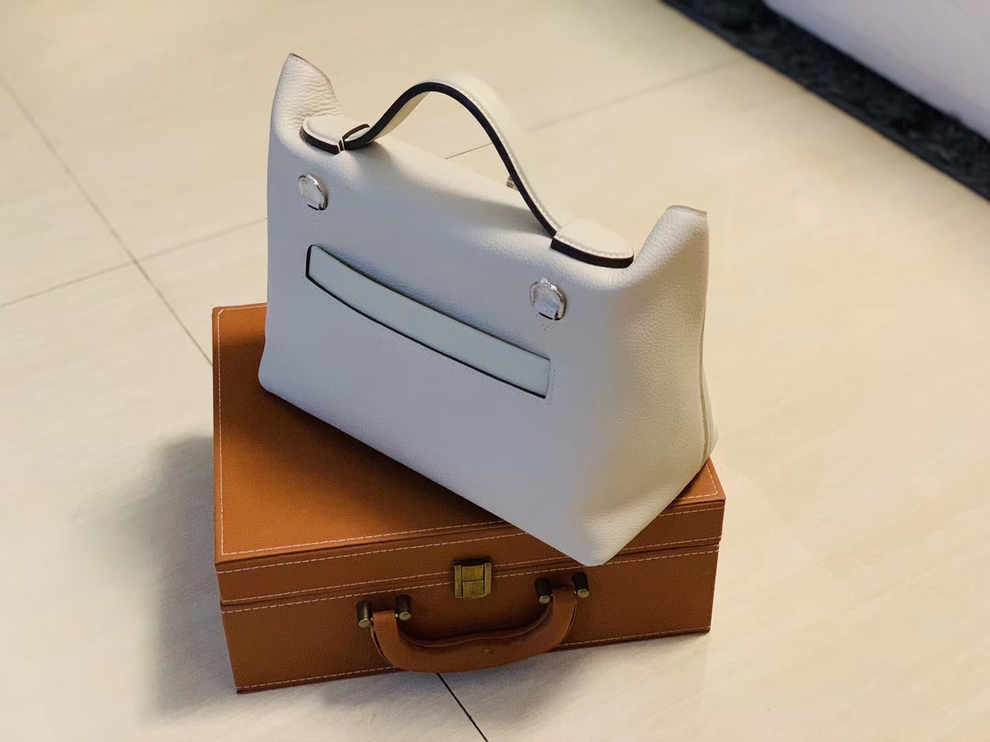 Hermès（爱马仕）Kelly-2424 奶昔白 原厂御用顶级小牛皮拼Swift皮 togo 银扣 29cm