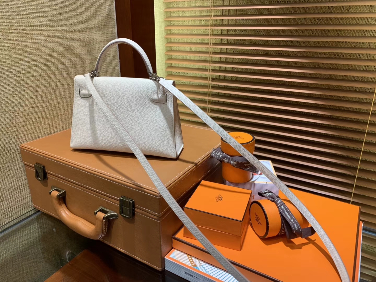 Hermès（爱马仕）Mini Kelly迷你凯莉 纯白色 德国掌纹牛皮 全手工缝制 臻品级别 银扣 19cm
