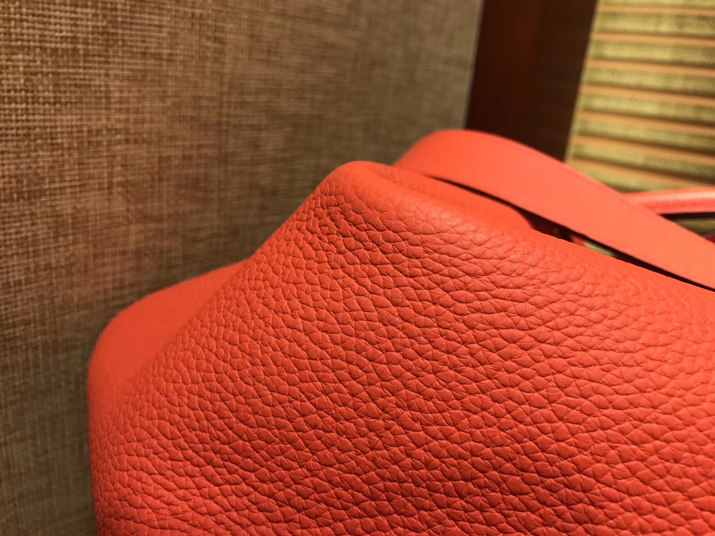 Hermès（爱马仕）Lindy琳迪包 火焰橙 德国进口togo牛皮 全手工缝制 银扣 30cm