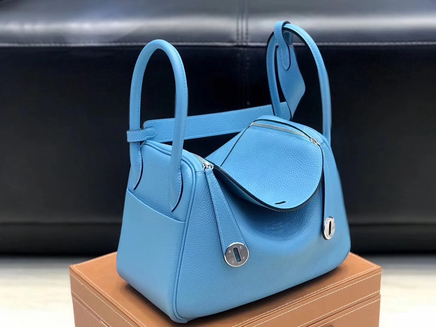 Hermès（爱马仕）Lindy琳迪包 北方蓝 德国进口togo牛皮 蜡线全手工缝制 26cm