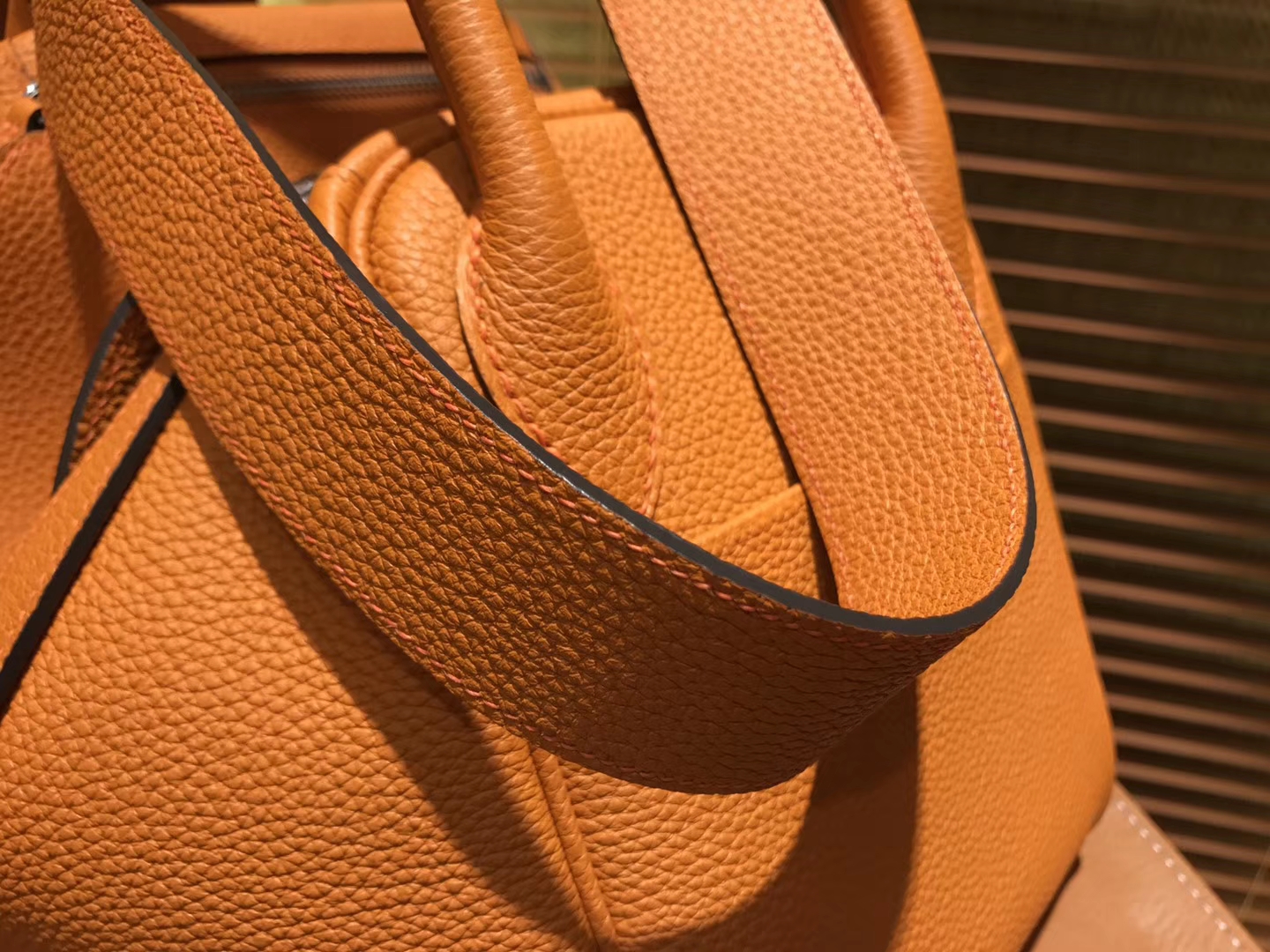 Hermès（爱马仕）Lindy琳迪包 经典橙 德国进口togo牛皮 全手工缝制 银扣 30cm