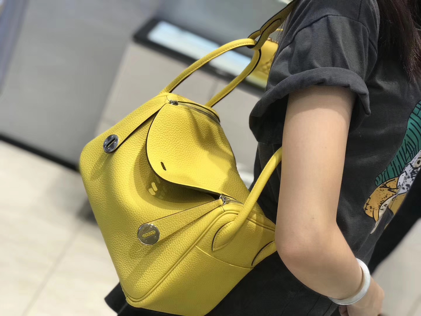 Hermès（爱马仕）Lindy琳迪包 那不勒斯黄 德国进口togo牛皮 蜡线全手工缝制 26cm