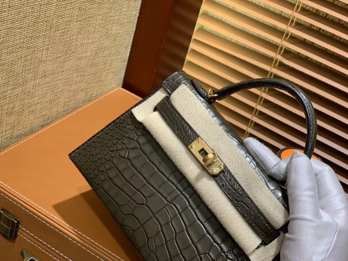 Hermès（爱马仕）Mini Kelly 墨绿色 一级美洲鳄鱼皮 全手工缝制 臻品级别 金扣 19cm (迷你2代)