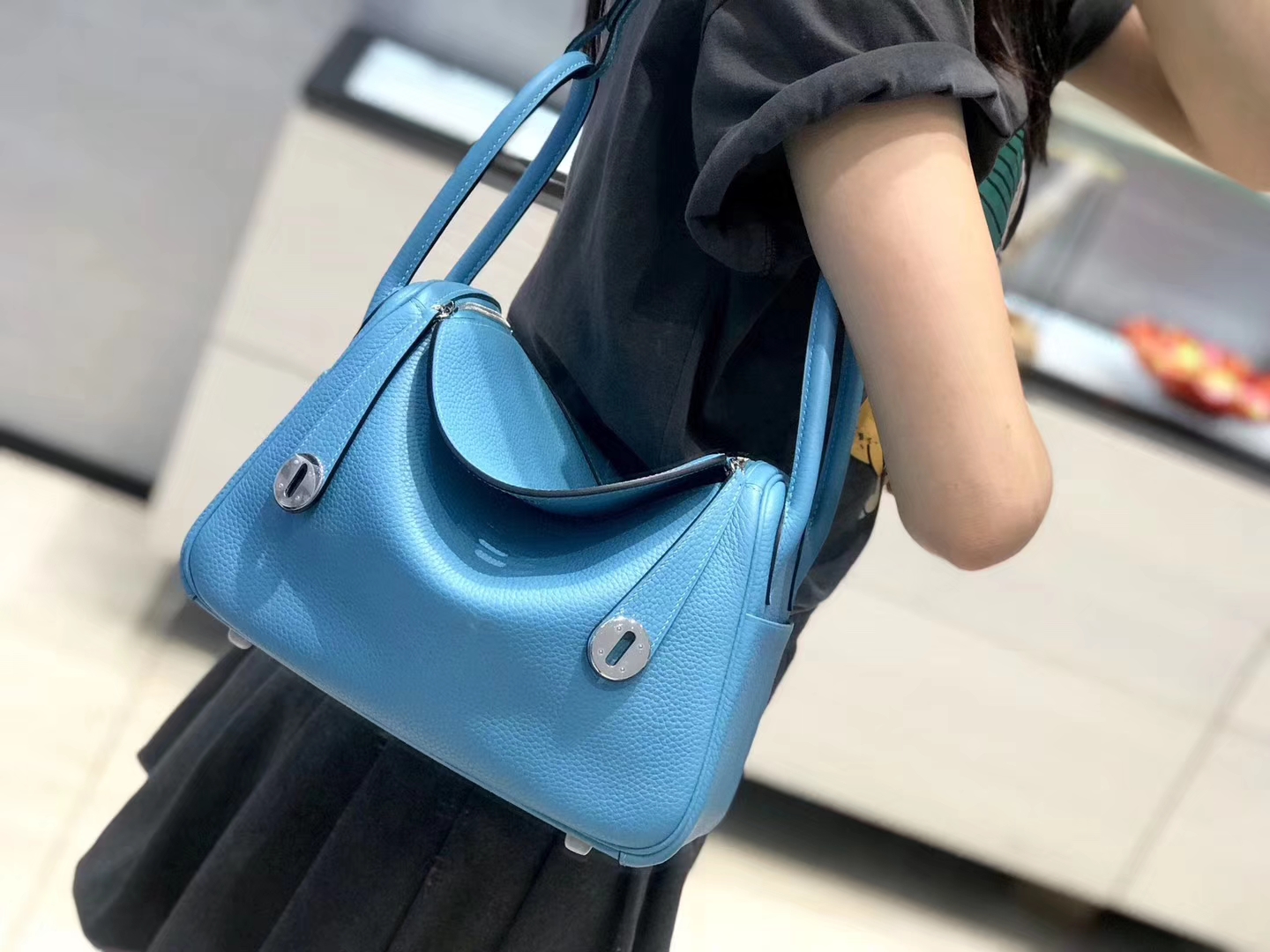 Hermès（爱马仕）Lindy琳迪包 北方蓝 德国进口togo牛皮 蜡线全手工缝制 26cm