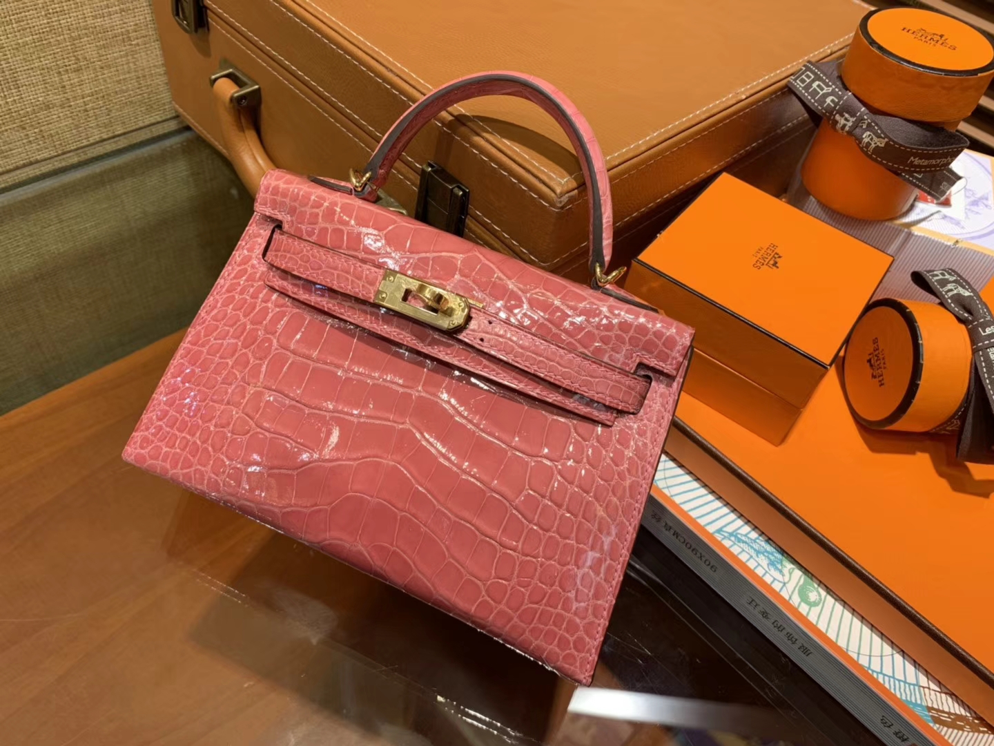 Hermès（爱马仕）Mini Kelly 粉色 一级美洲鳄鱼皮 顶级全手工缝制 臻品级别 19cm 2代