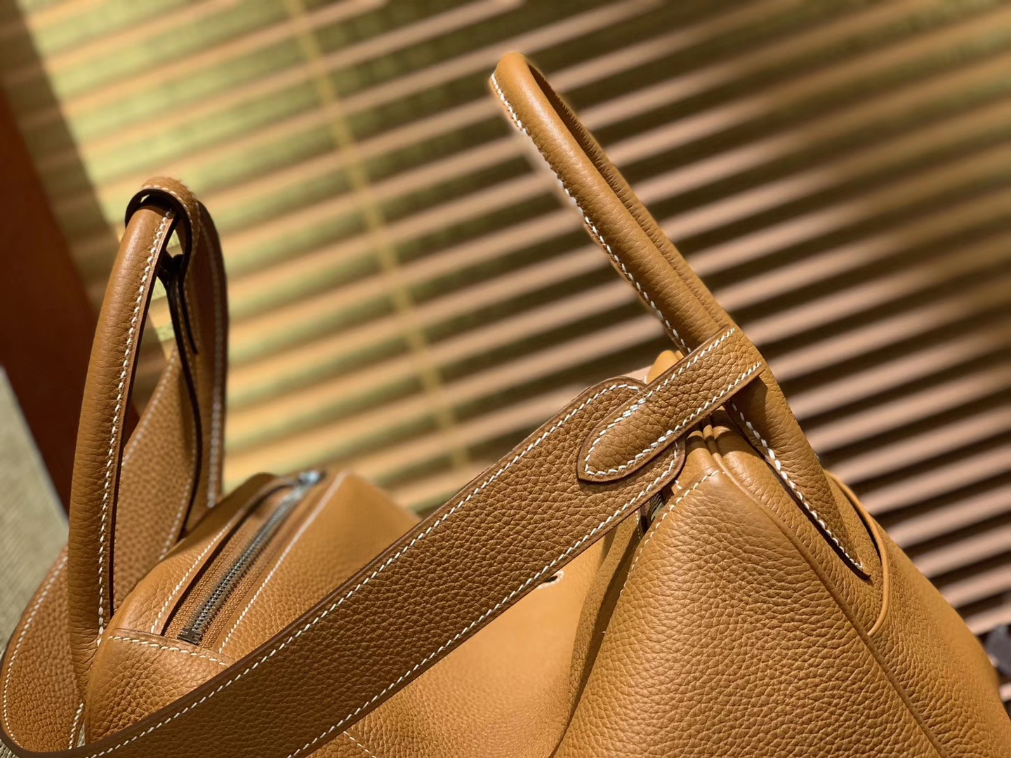 Hermès（爱马仕）Lindy琳迪包 金色 德国进口togo牛皮 全手工缝制 银扣 30cm