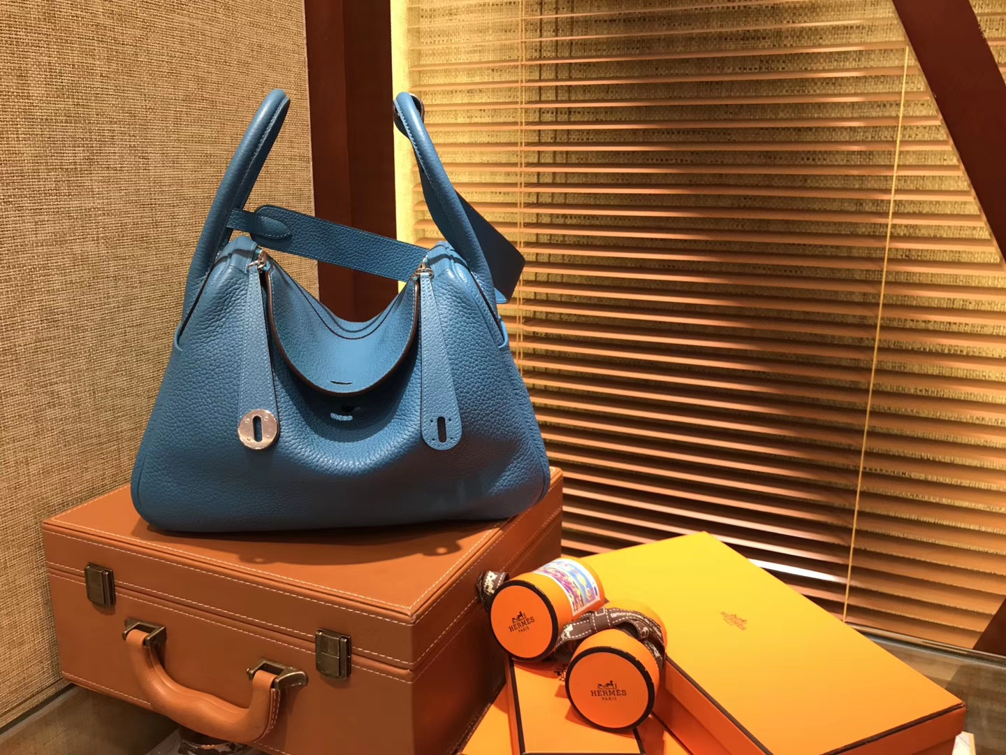 Hermès（爱马仕）Lindy琳迪包 湖水蓝 德国进口togo牛皮 全手工缝制 银扣 30cm
