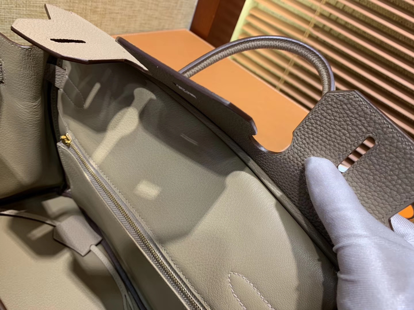 Hermès（爱马仕）Birkin铂金包 斑鸠灰 德国togo小牛皮 原版蜜蜡线 顶级手缝 金扣 30cm