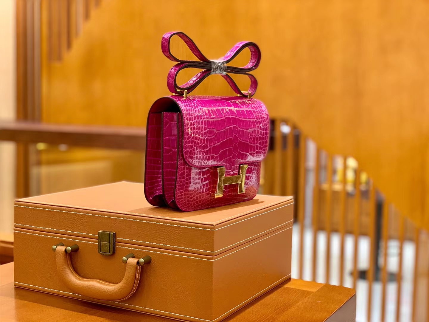 Hermès（爱马仕）Constance 空姐包 玫瑰粉 一级皮 美洲鳄 顶端级别 臻品级别 金扣 18cm