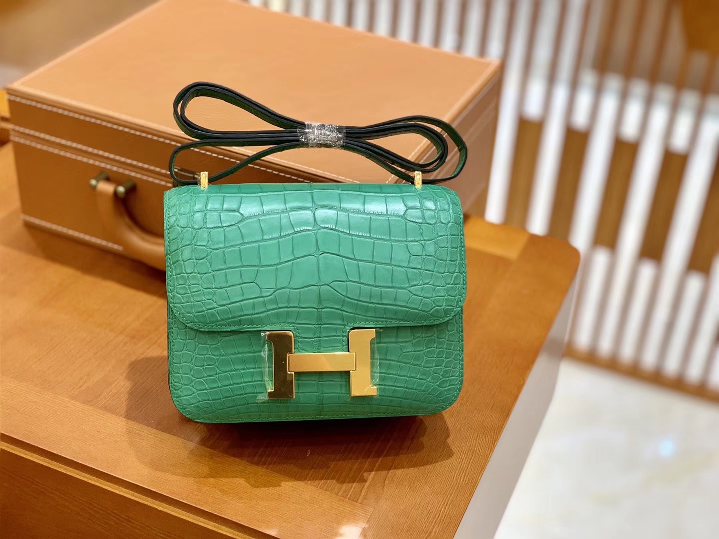 Hermès（爱马仕）Constance 空姐包 湖水绿 一级 美洲鳄 顶端级别 臻品级别 18cm