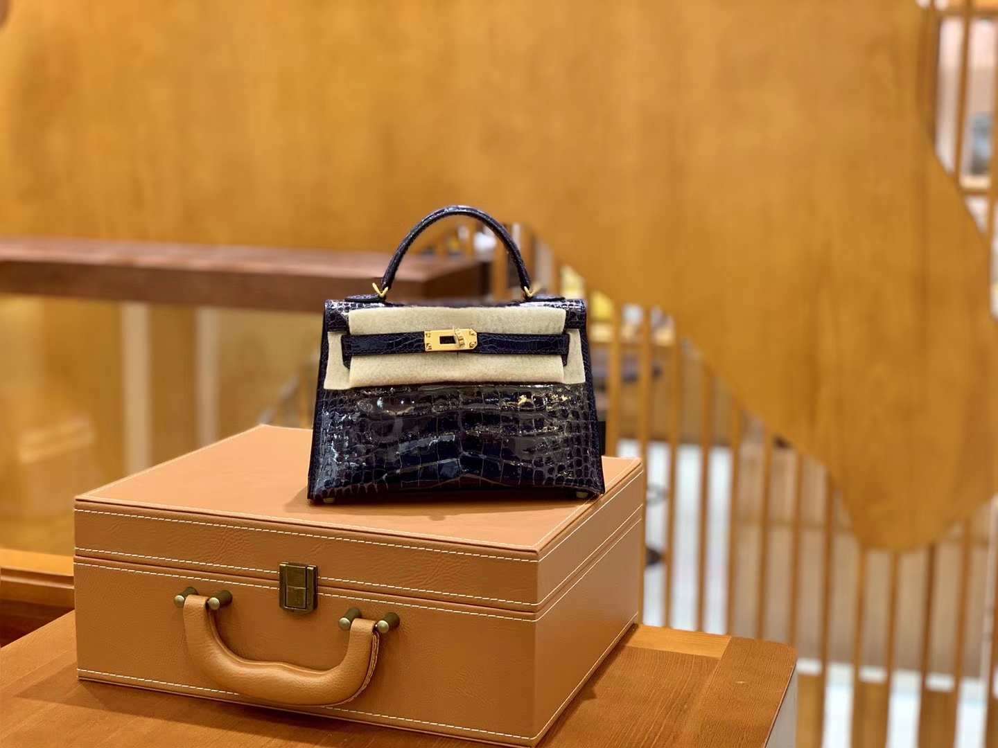 Hermès（爱马仕）Mini Kelly 迷你凯莉 午夜蓝 宝石蓝 一级美洲鳄鱼皮 臻品级别 金扣 19cm