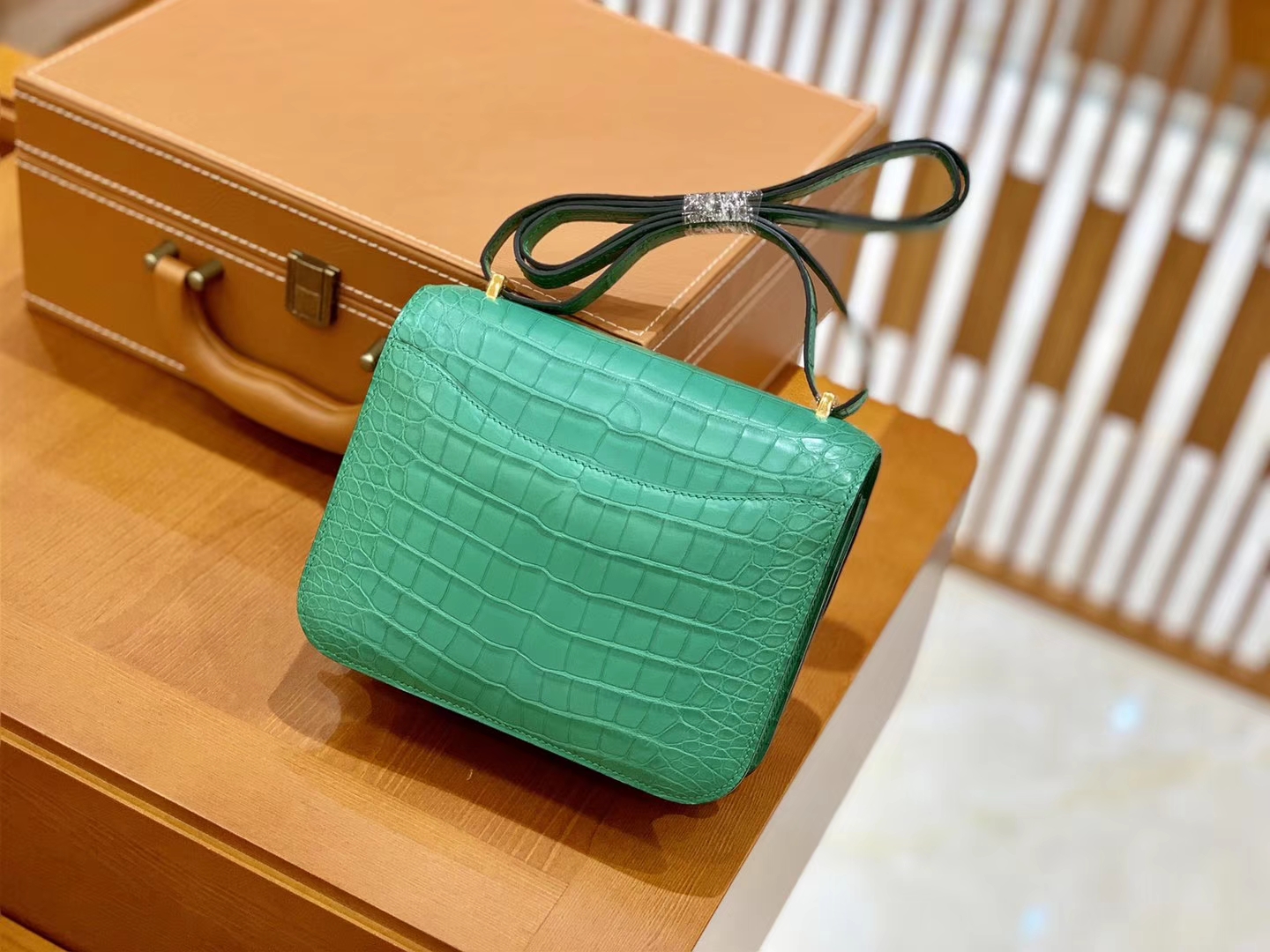 Hermès（爱马仕）Constance 空姐包 湖水绿 一级 美洲鳄 顶端级别 臻品级别 18cm