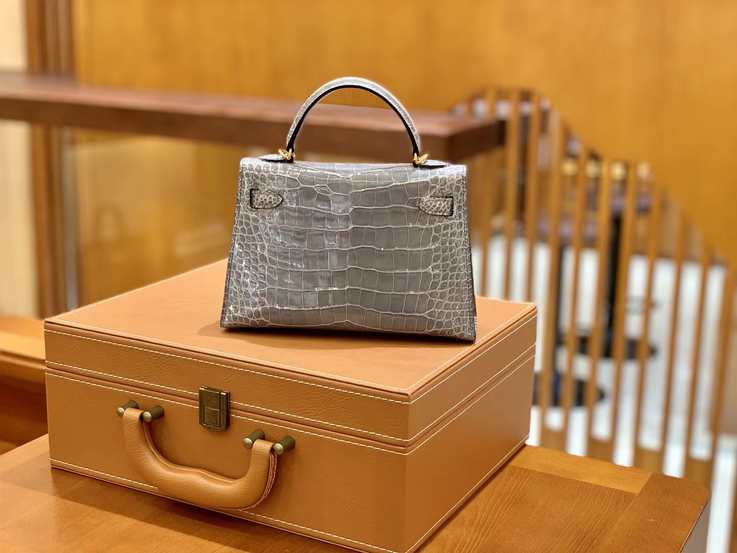 Hermès（爱马仕）Mini Kelly 迷你凯莉 斑鸠灰 亮面鳄鱼 一级 顶端级别 美洲 臻品级别 金扣 19cm