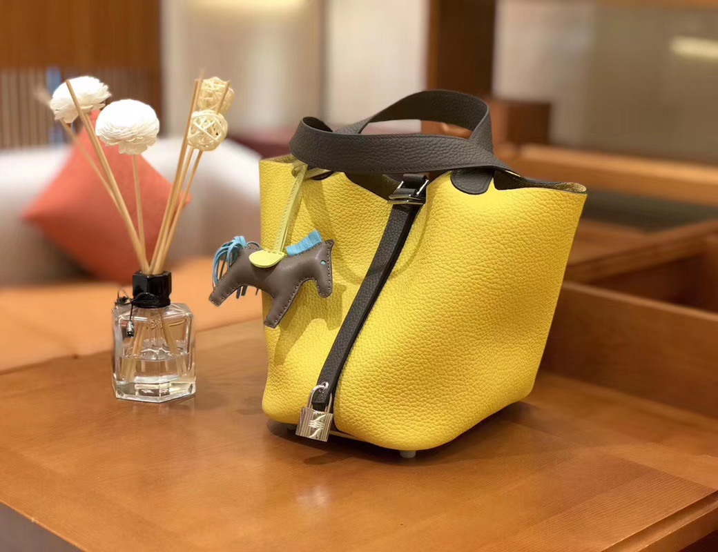 Hermès（爱马仕）Picotin 菜篮包 锡器灰拼那不勒斯黄 TC大牛皮 银扣 18cm