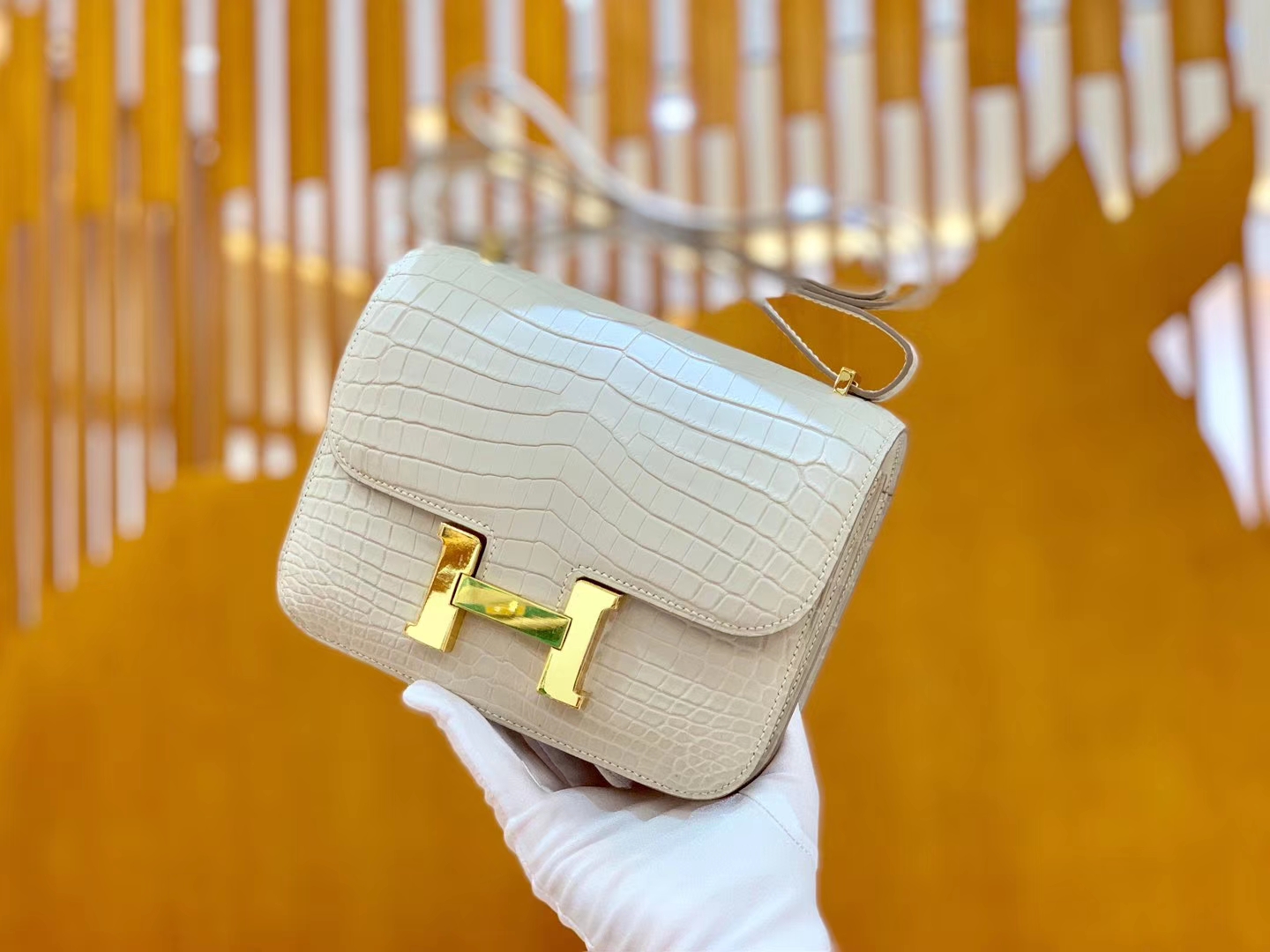 Hermès（爱马仕）Constance 空姐包 羊毛白 一级 尼罗鳄 顶端级别 臻品级别 金扣 18cm