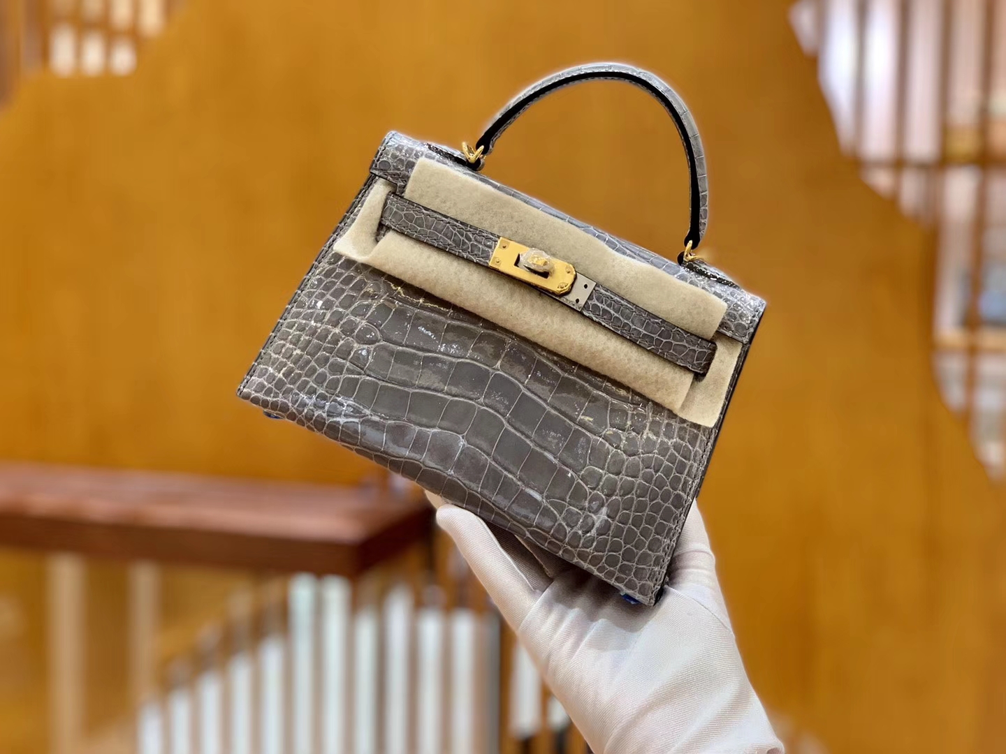 Hermès（爱马仕）Mini Kelly 迷你凯莉 斑鸠灰 一级美洲鳄鱼皮 臻品级别 金扣 19cm