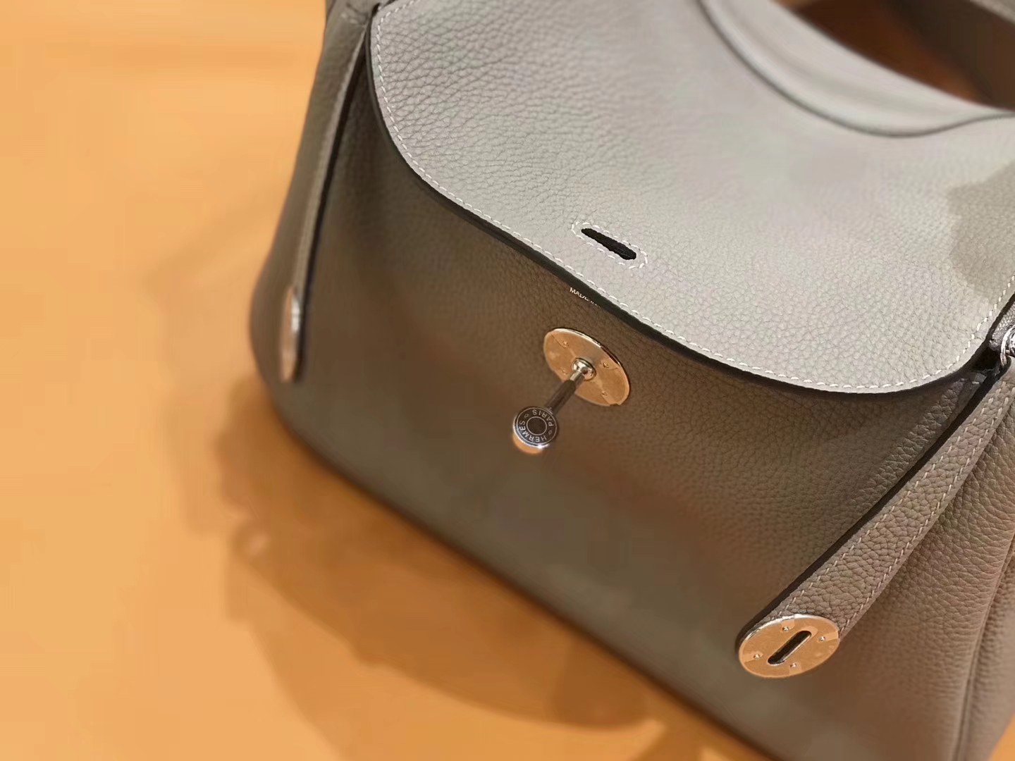 Hermès（爱马仕）新增现货 Lindy 琳迪包 沥青灰 银扣