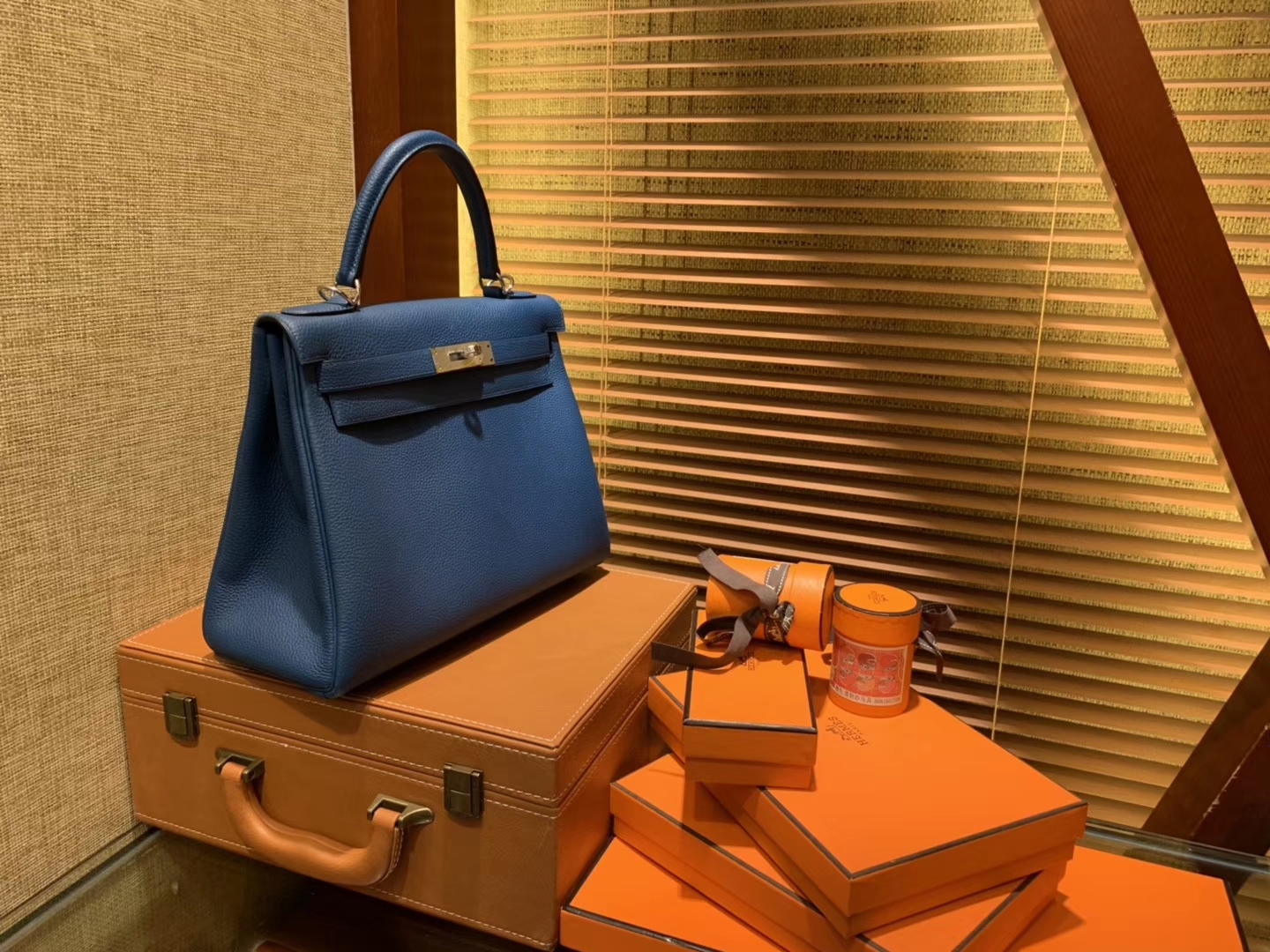 Hermès（爱马仕）Kelly 凯莉包 靛蓝色 德国进口 togo牛皮 手缝蜡线 金扣 28cm