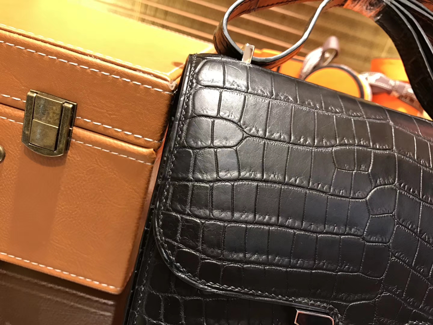 Hermès（爱马仕）Constance 空姐包 黑色 一级鳄鱼皮 尼罗鳄 原版蜜蜡线 珐琅扣 23cm
