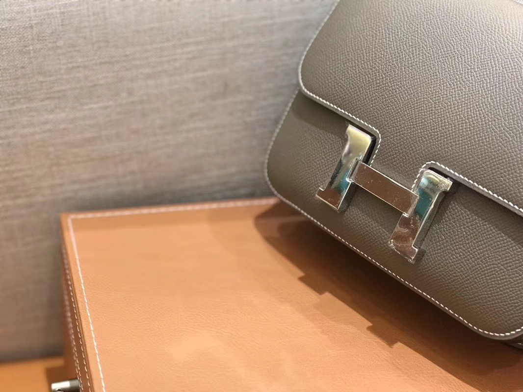 Hermès（爱马仕）Constance 空姐包 大象灰 Epsom掌纹小牛皮 臻品级别 银扣 18cm