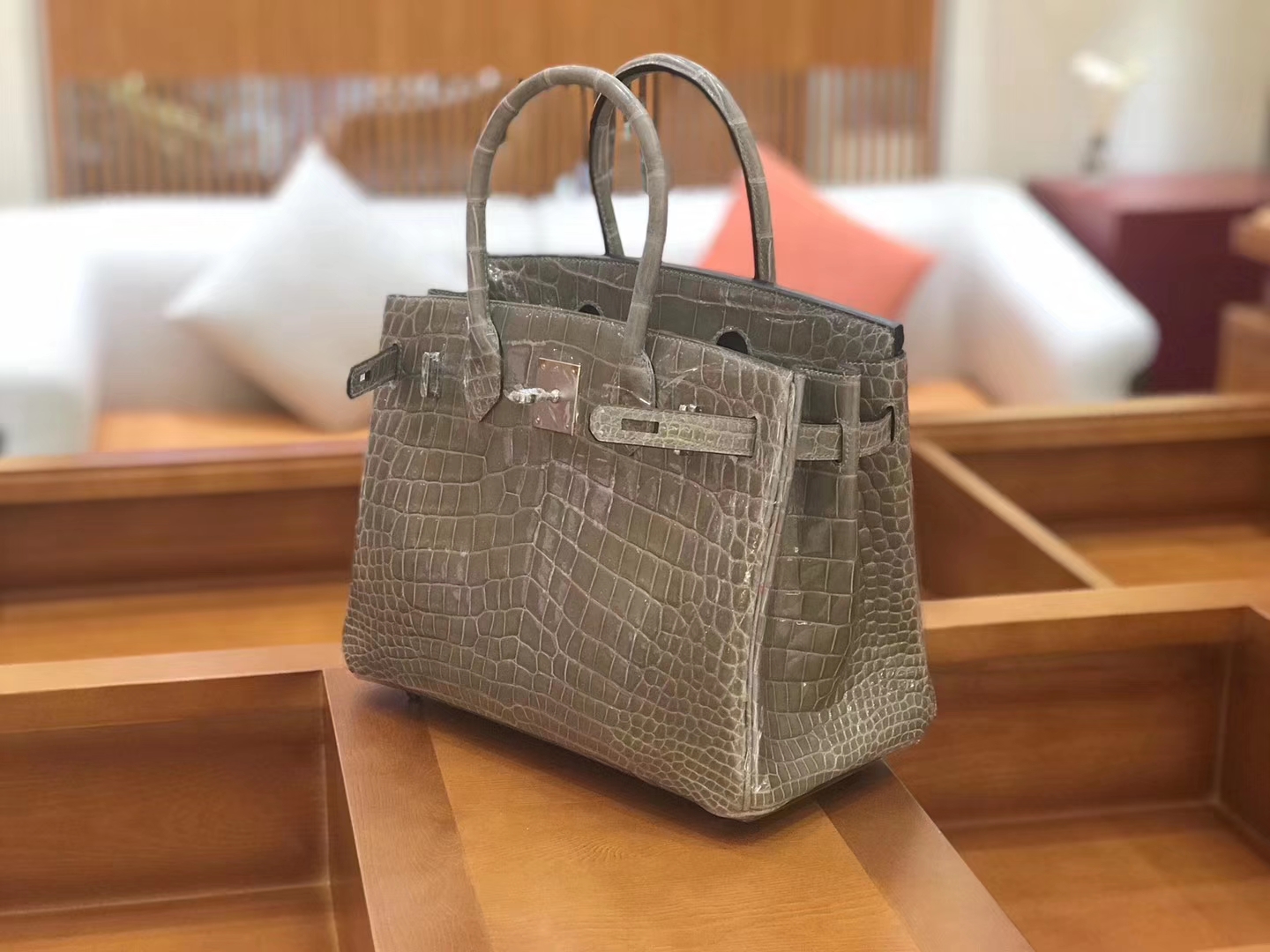 Hermès（爱马仕）新增现货 birkin 铂金包 斑鸠灰 一级鳄鱼皮 30cm