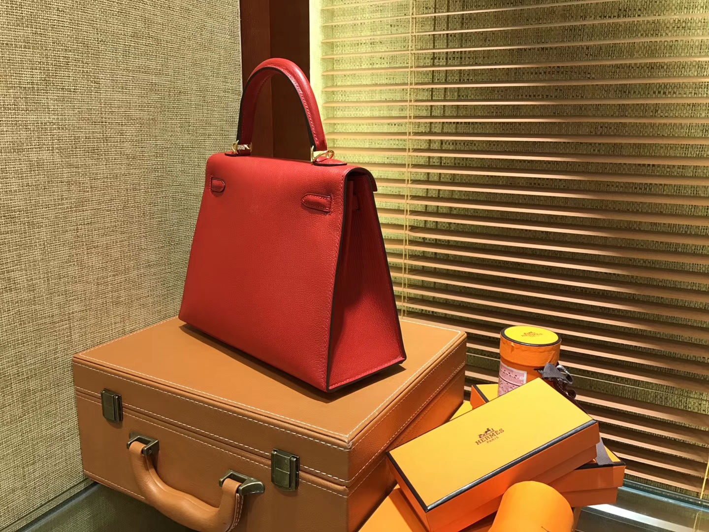 Hermès（爱马仕）Kelly 凯莉包 蕃茄红 原版山羊皮 全手缝蜡线 金扣 25cm