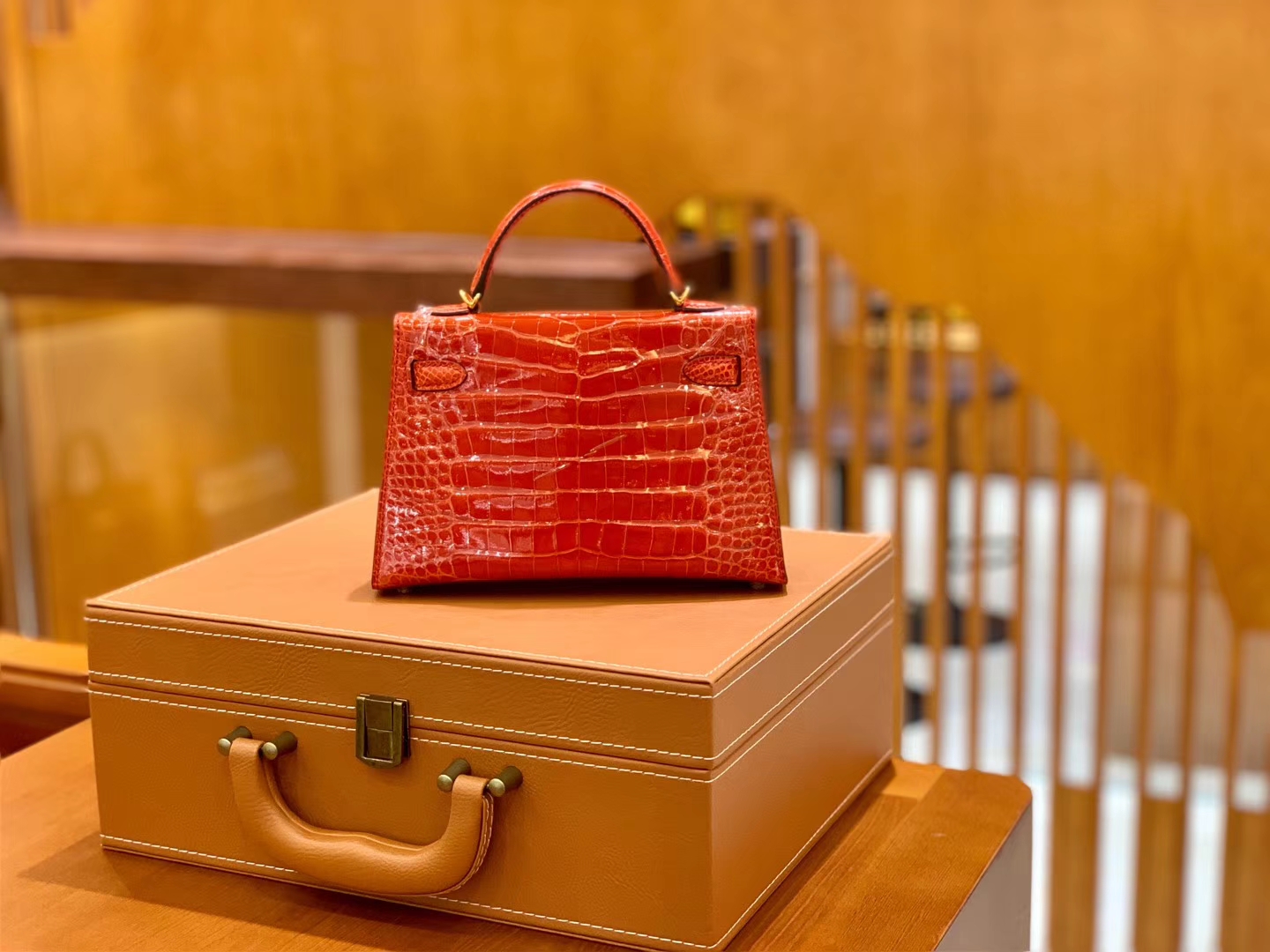 Hermès（爱马仕）Mini Kelly 迷你凯莉 法拉利红 一级美洲鳄鱼皮 臻品级别 金扣 19cm