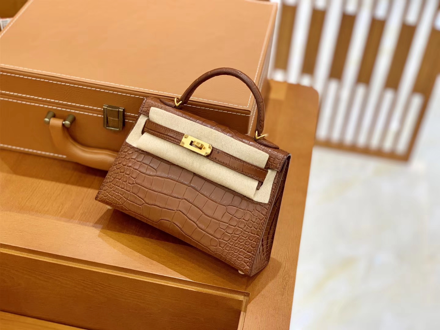 Hermès（爱马仕）Mini Kelly 迷你凯莉 焦糖棕色 雾面鳄鱼 一级 顶端级别 美洲 臻品级别 金扣 19cm