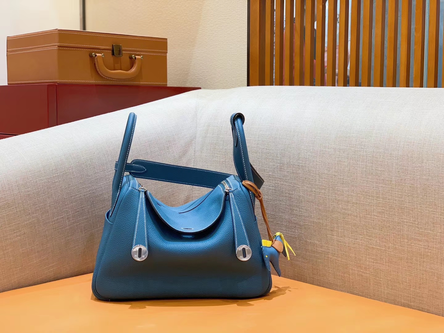Hermès（爱马仕）Lindy 琳迪包 牛仔蓝 Togo进口牛皮 全手工缝制 银扣 30cm 现货