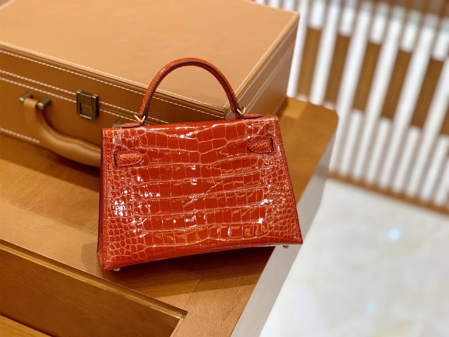 Hermès（爱马仕）Mini Kelly 迷你凯莉 法拉利红 一级美洲鳄鱼皮 臻品级别 金扣 19cm