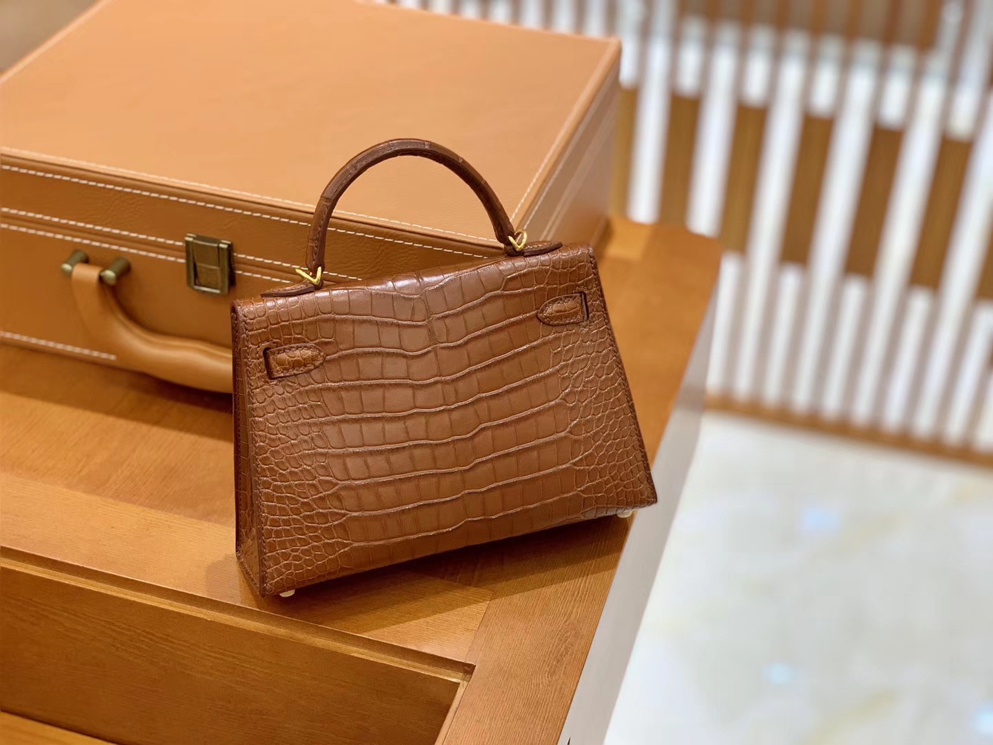 Hermès（爱马仕）Mini Kelly 迷你凯莉 焦糖棕色 雾面鳄鱼 一级 顶端级别 美洲 臻品级别 金扣 19cm