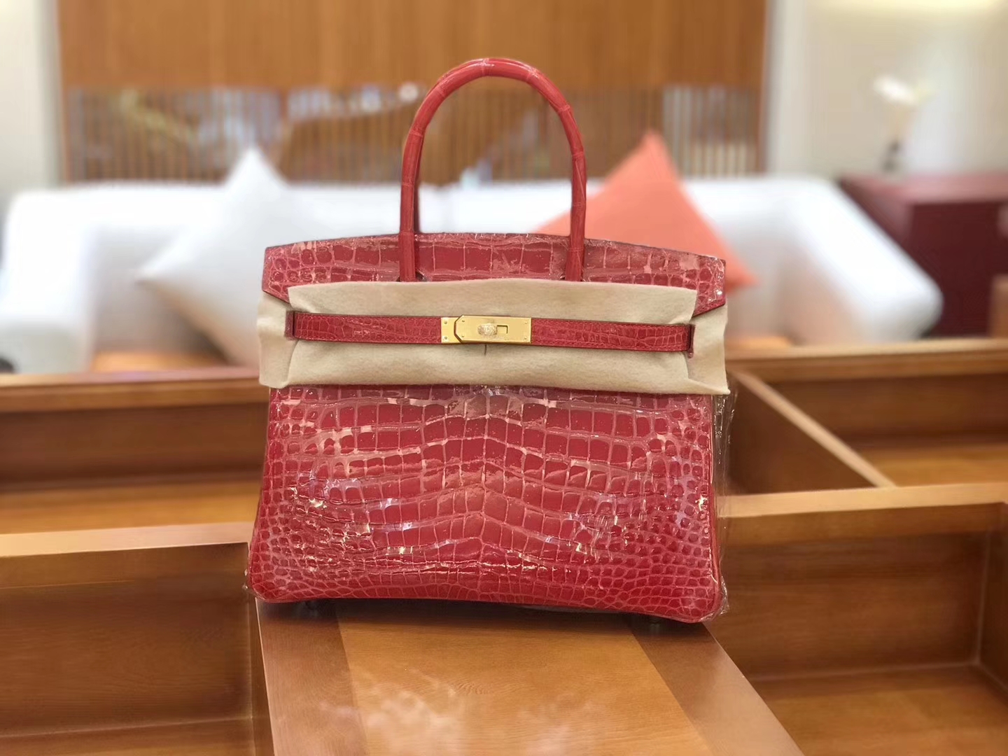 Hermès（爱马仕）新增现货 birkin 铂金包 法拉利红 一级鳄鱼皮 30cm