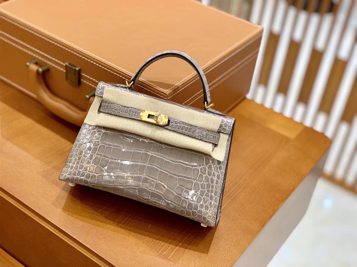 Hermès（爱马仕）Mini Kelly 迷你凯莉 斑鸠灰 亮面鳄鱼 一级 顶端级别 美洲 臻品级别 金扣 19cm