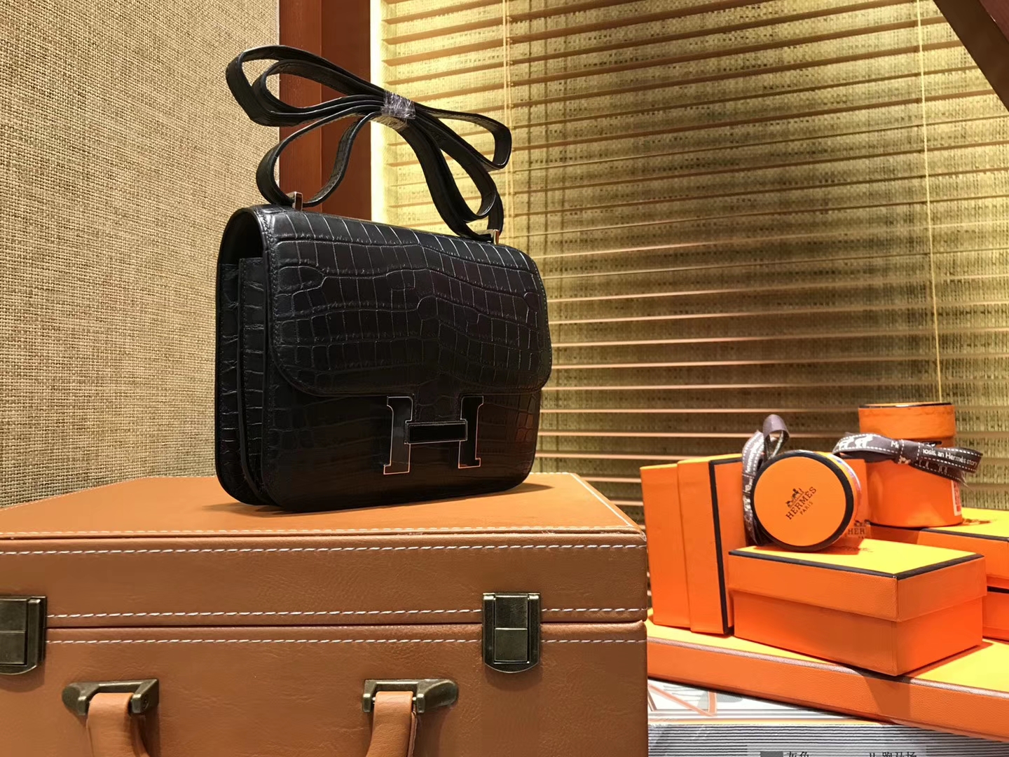Hermès（爱马仕）Constance 空姐包 黑色 一级鳄鱼皮 尼罗鳄 原版蜜蜡线 珐琅扣 23cm