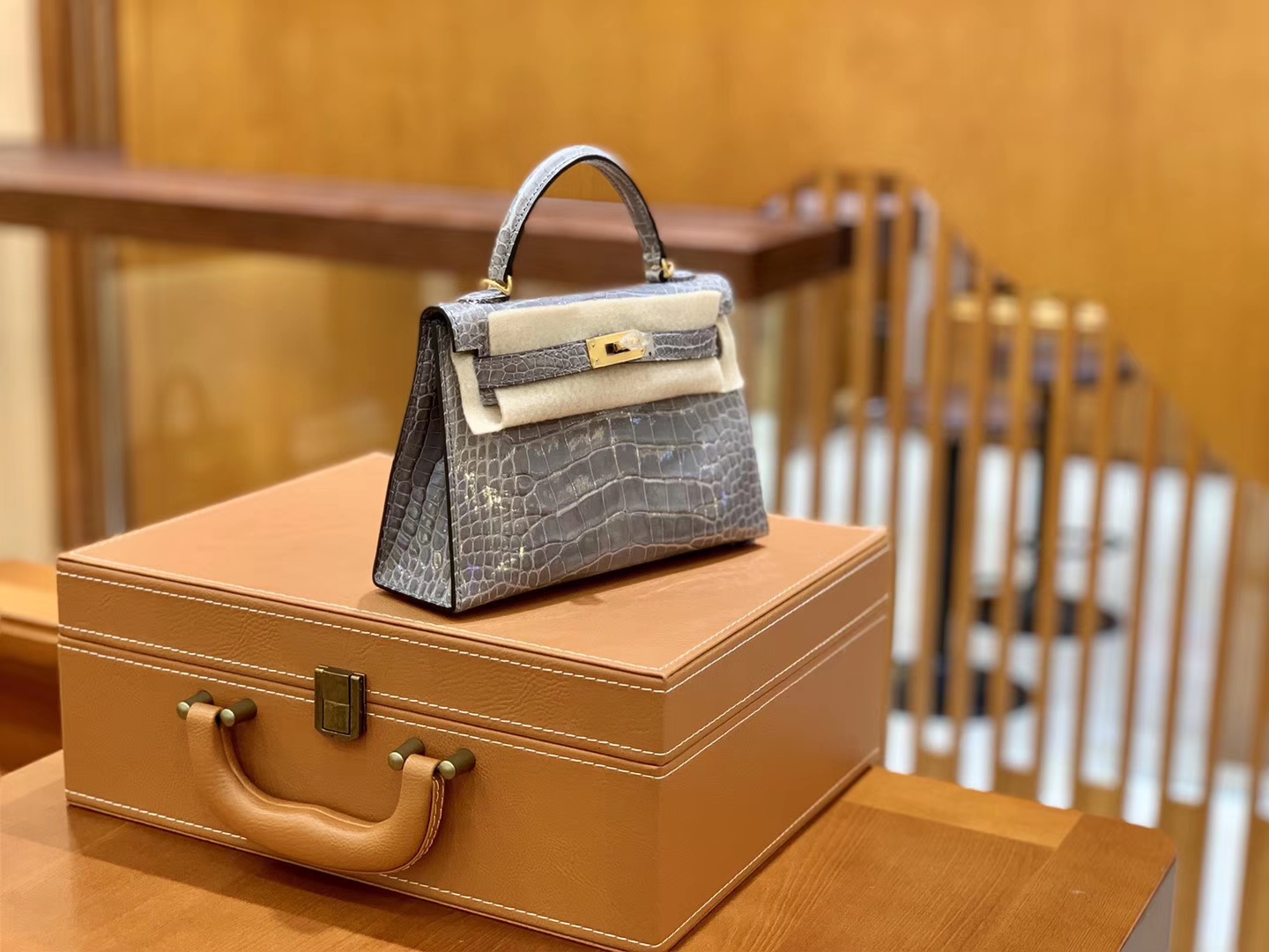 Hermès（爱马仕）Mini Kelly 迷你凯莉 斑鸠灰 亮面鳄鱼 一级 顶端级别 美洲 臻品级别 金扣 19cm