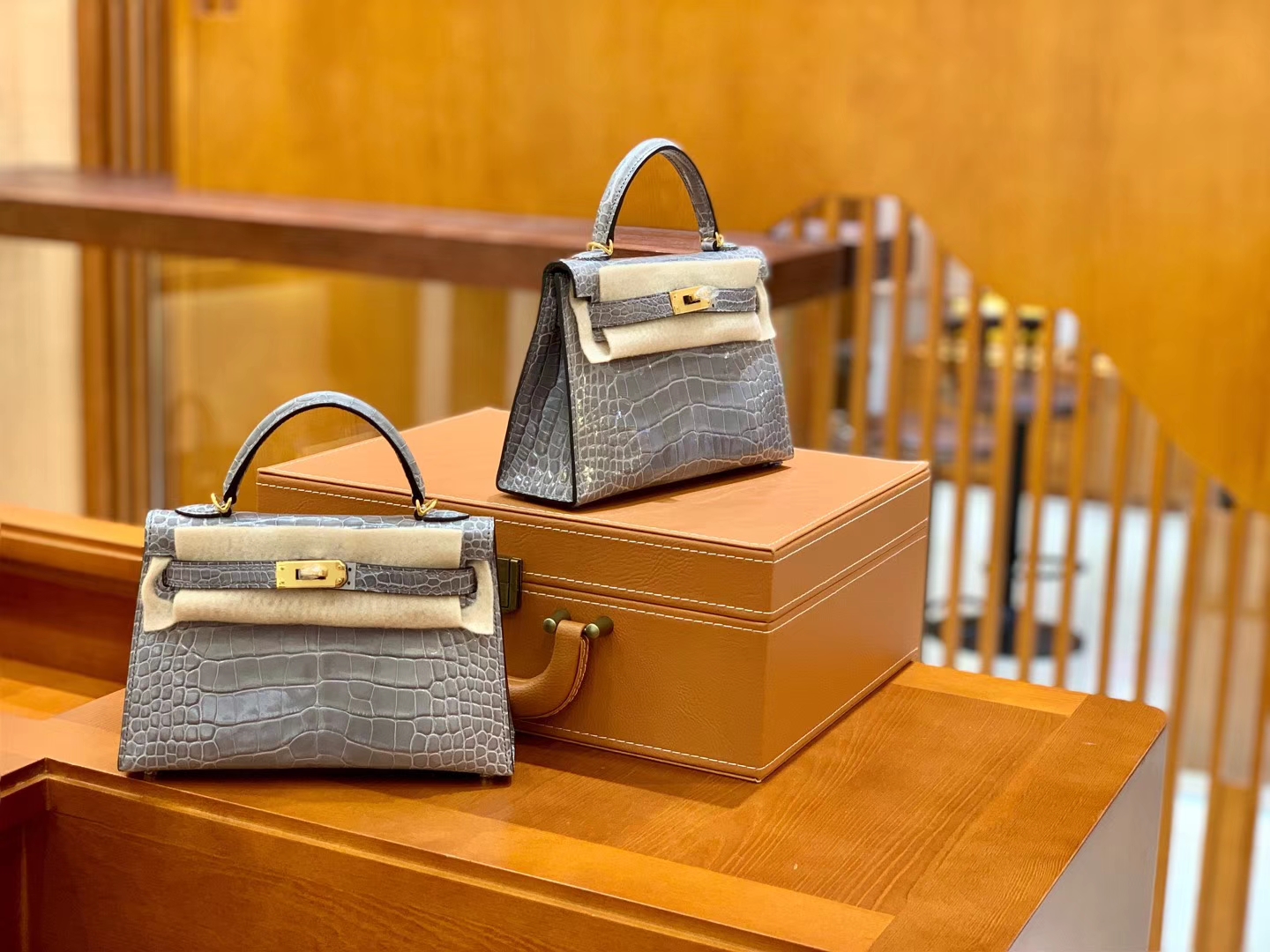 Hermès（爱马仕）Mini Kelly 迷你凯莉 斑鸠灰 一级美洲鳄鱼皮 臻品级别 金扣 19cm