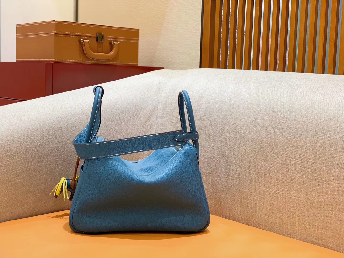 Hermès（爱马仕）Lindy 琳迪包 牛仔蓝 Togo进口牛皮 全手工缝制 银扣 30cm 现货