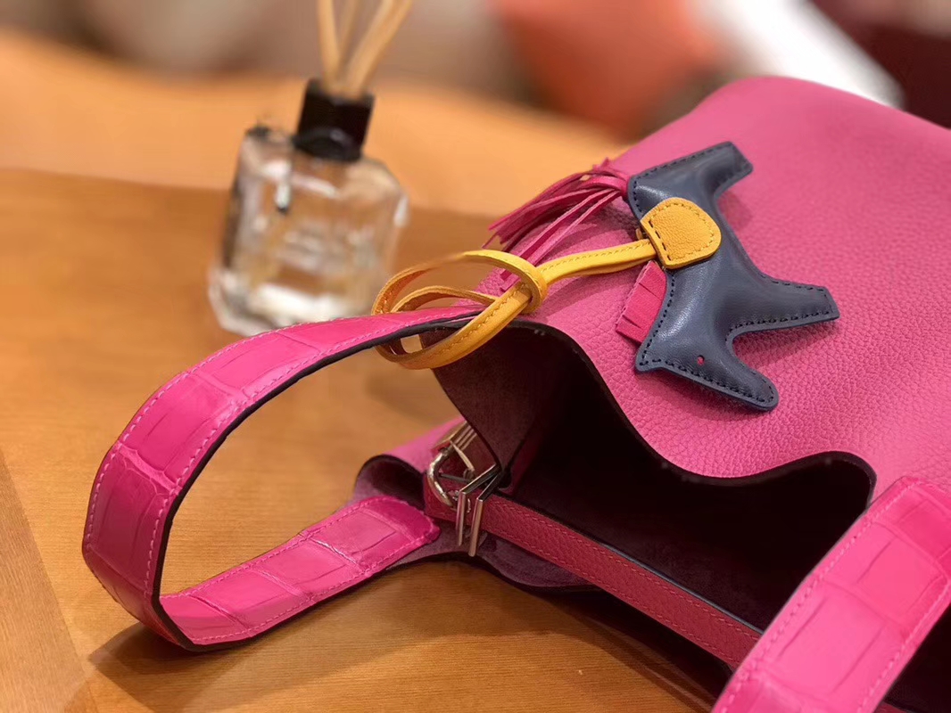 Hermès（爱马仕）Picotin 菜篮包 哑光鳄鱼皮拼TC玉兰粉 银扣 18cm