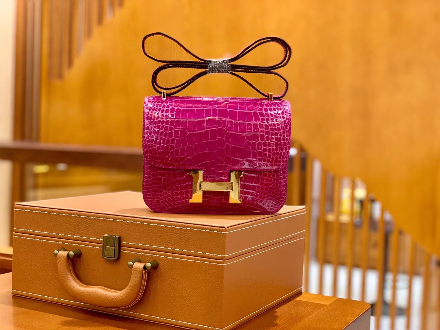 Hermès（爱马仕）Constance 空姐包 玫瑰粉 一级皮 美洲鳄 顶端级别 臻品级别 金扣 18cm