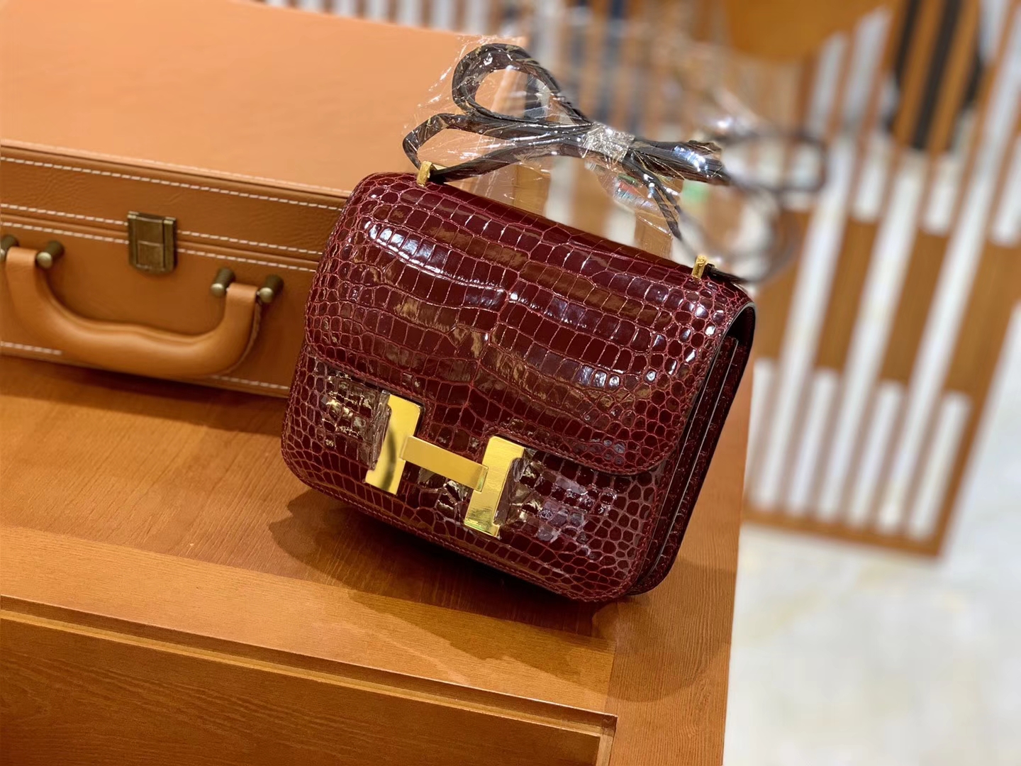 Hermès（爱马仕）Constance 空姐包 波尔多酒红 一级皮 尼罗鳄 顶端级别 臻品级别 金扣 18cm