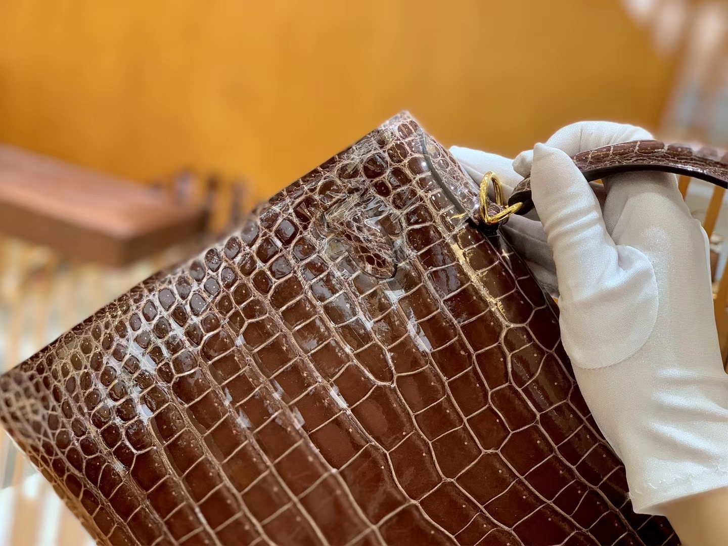 Hermès（爱马仕）Kelly 凯莉包 棕咖色 咖啡 一级皮 倒V 野生湾鳄鱼皮 臻品级别 金扣 28cm